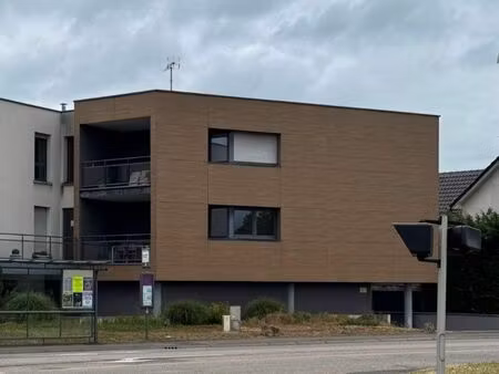 f3 meublé avec terrasse  garage fermé