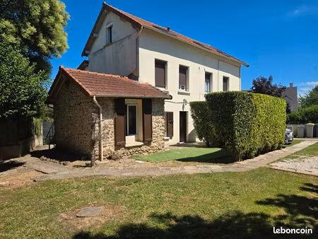 appartement 35 m2 avec jardin commun et 1 place de parking