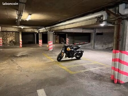 ?️?️? place parking moto / scooter / vélo cargo