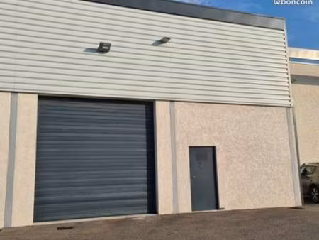 entrepot avec bureaux