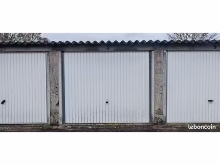 garage véhicule ou garde meuble