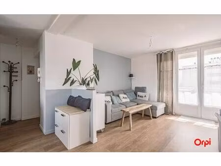 location appartement  65.81 m² t-4 à laon  690 €