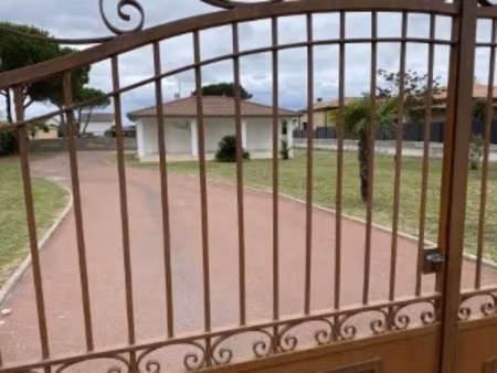 location maison 4 pièces 90 m² à ambares-et-lagrave (33440)  1 000 €