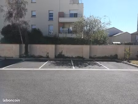 5 places parking proches fac & ifms