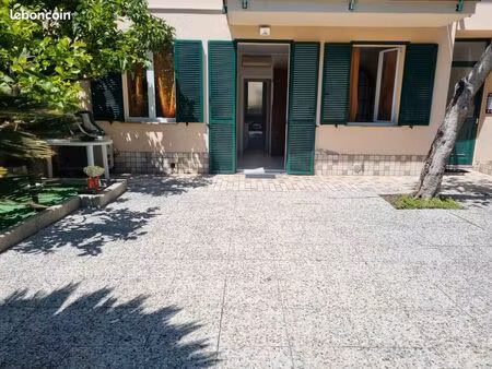 à louer – 3 pièces meublé avec terrasse privative – quartier garavan  menton