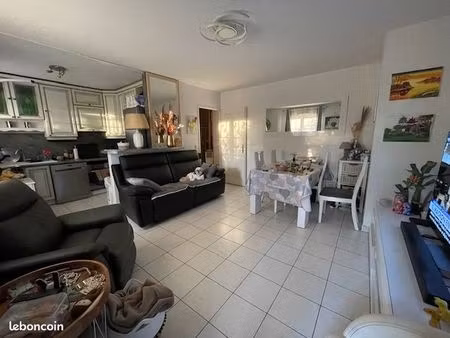 rare : f3 avec jardin privatif  box et commerces immédiats – bailly-romainvilliers/val d'e