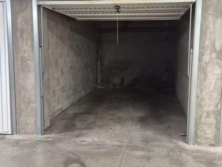 garage à louer annemasse rue de joroux