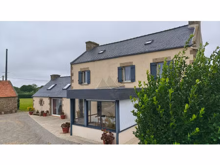 maison avec dependances corps de ferme a vendre breles