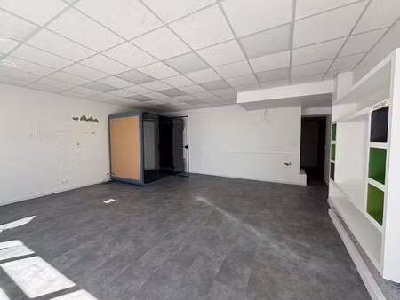 location bureaux et commerces à mortagne-au-perche (61400) : à louer / mortagne-au-perche