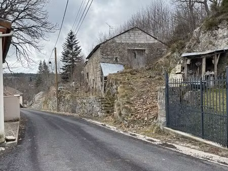 maison et hangar a renover