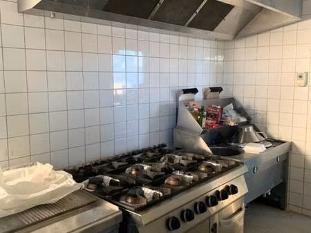 local commercial 200 m2