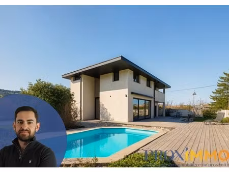 maison d’architecte récente – 3 chambres – terrain plat 1 000 m² – garage 40 m²