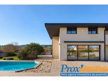 maison d'architecte de 2014 offrant de belles prestations