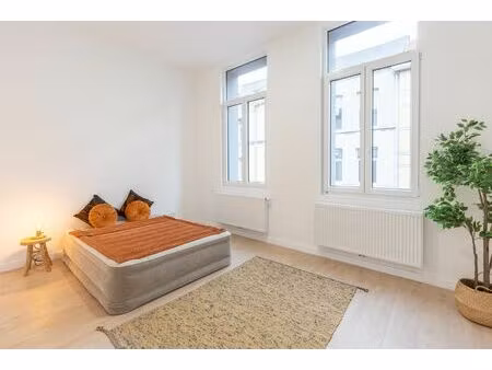 grondig gerenoveerde woning met 3 slpks