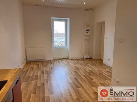 location appartement 1 pièce 22 m² à croix-chapeau (17220)