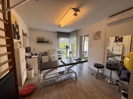 location local commercial 64m²