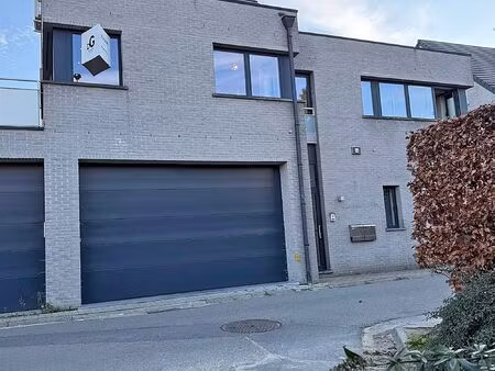 appartement (duplex) met 2 slaapkamers  terras & bureau (babykamer)