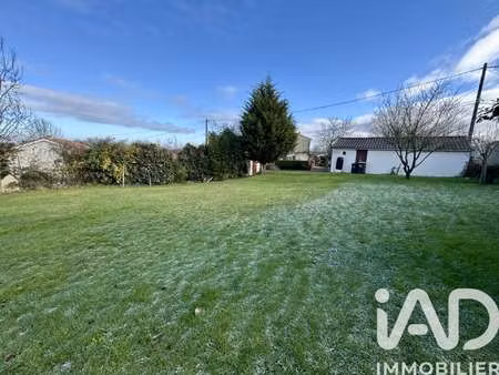 vente terrain à la chapelle-saint-laurent (79430) : à vendre / 648m² la chapelle-saint-lau