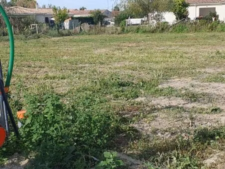 terrain à bâtir à cubnezais (33620)