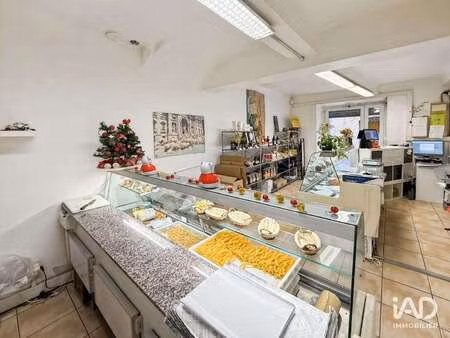 vente bureaux et commerces à saint-maximin-la-sainte-baume (83470) : à vendre / 60m² saint