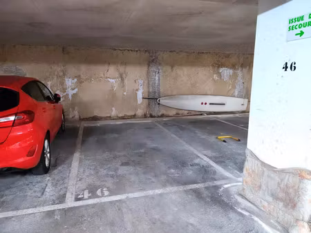 vente parking 10m2 le lavandou 83980 - 23000 € - surface privée