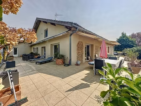 maison 7 pièces - 232 m²