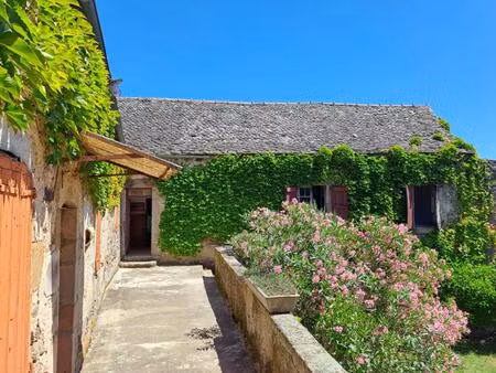corps de ferme en pierres à rénover 500 m² et 2 4 ha proche de najac  limite tarn et...