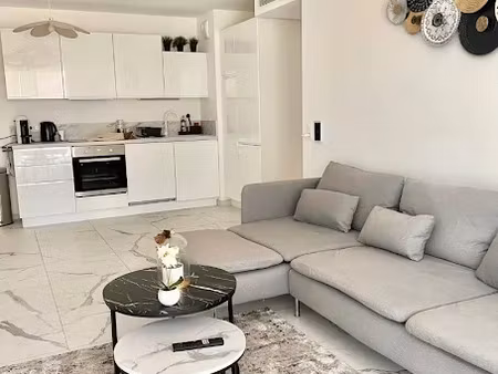 location meublée appartement 3 pièces 80 m² à saint-laurent-du-var (06700)  2 449 €