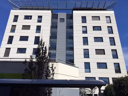 location parking 12 m² à chambery (73000)  99 €