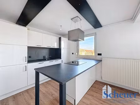 appartement 2 pièces avec balcon au dernier étage