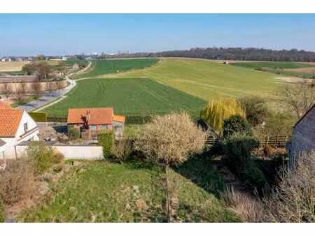 bouwgrond voor het oprichten van een vrijstaande woning.