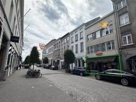 handelsgelijkvloers 110m² in het hart van mechelen.