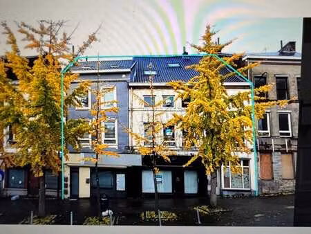 rez commercial entièrement neuf