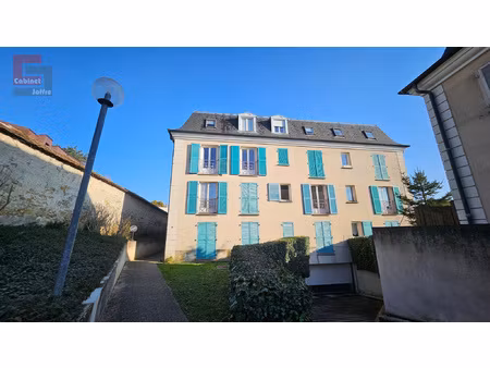 fontainebleau 2p dans résidence agréable entre ville et forê