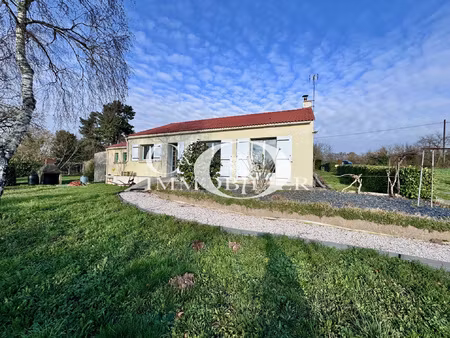 maison de plain avec 1.1 hectare de terrain