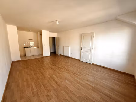 marly la ville f2 avec balcon