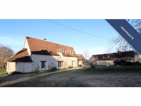 domaine avec 1 maison 1 longère 2 gîtes 1 écurie 1 grange sur 21