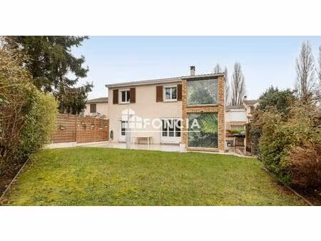 maison lumineuse en parfait etat  double sejour plain pied sur jardin sans vis a vis