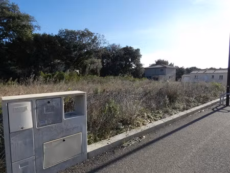 vente terrain 690 m² à uzès (30700)  127 000 €