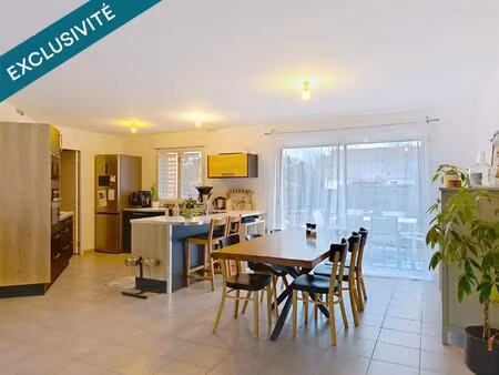 face à l’école  le parfait nid familial