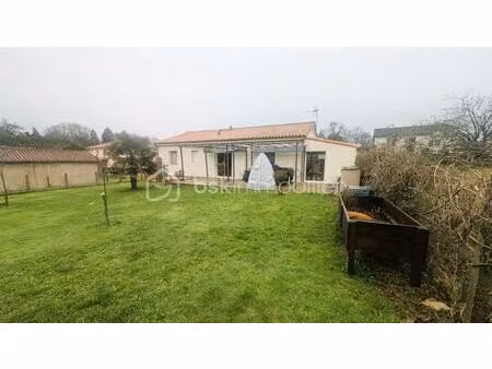 pavillon de 115 m² à verruyes