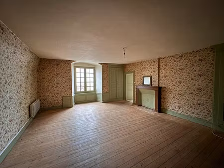 immeuble de rapport à rénover de 141 m² en centre-bourg à saint benoit du sault ? fort pot