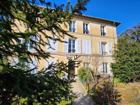 le chesnay  2p de 45m² avec debarras  remise et jardin en parfait etat