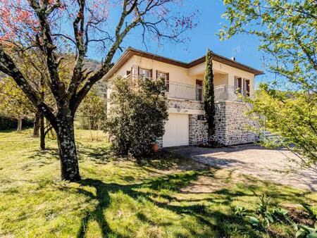 belle propriété au cœur du haut-languedoc grand terrain plat et ensoleillé