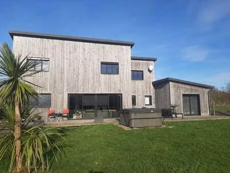 vente maison à guingamp (22200) : à vendre / 167m² guingamp