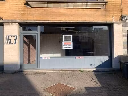 grand axe de passage - rez-de-chaussée commercial de 70 m²