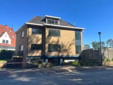 woning met 4-slaapkamers en tuin nabij het strand van dui...