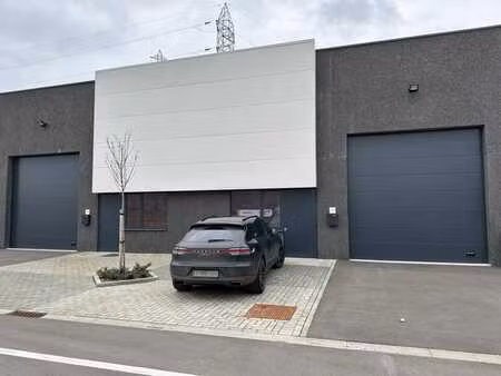 entrepôt / locaux/ hall industriel à louer