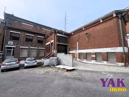 entrepôt de 360m² dans un site sécurisé