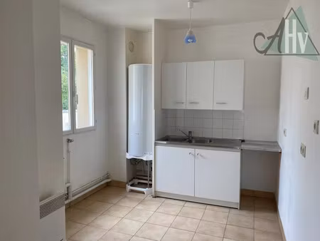 location appartement 3 pièces 70 m² à la chapelle-gauthier (77720)  730 €